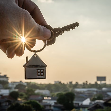 Key chain with house